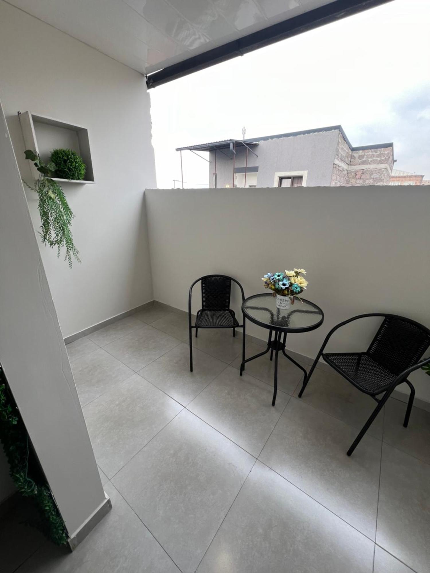 Cosy Apartment With Good Location Self Check In يريفان المظهر الخارجي الصورة